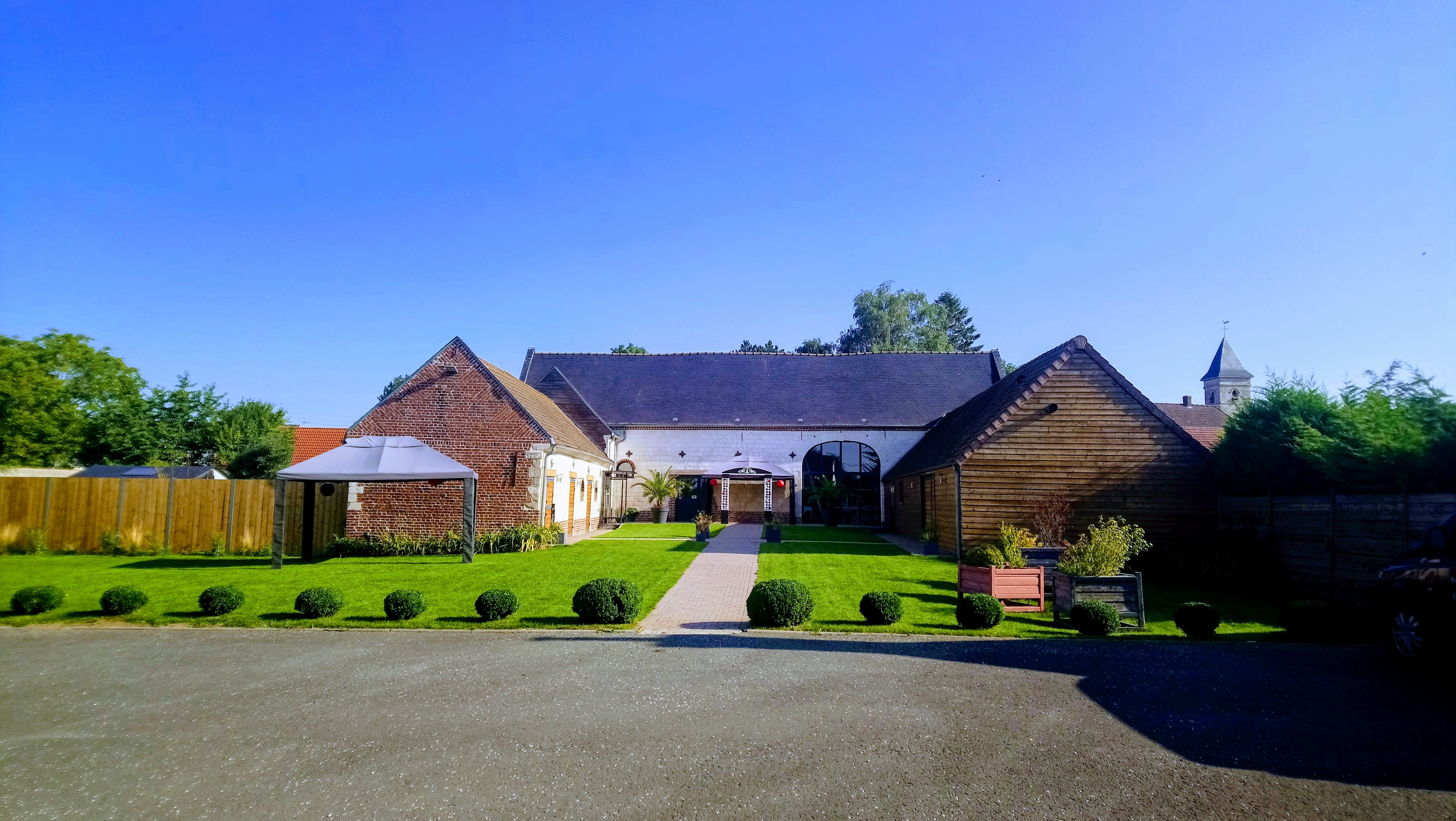 La Ferme Des Menhirs - Extérieur